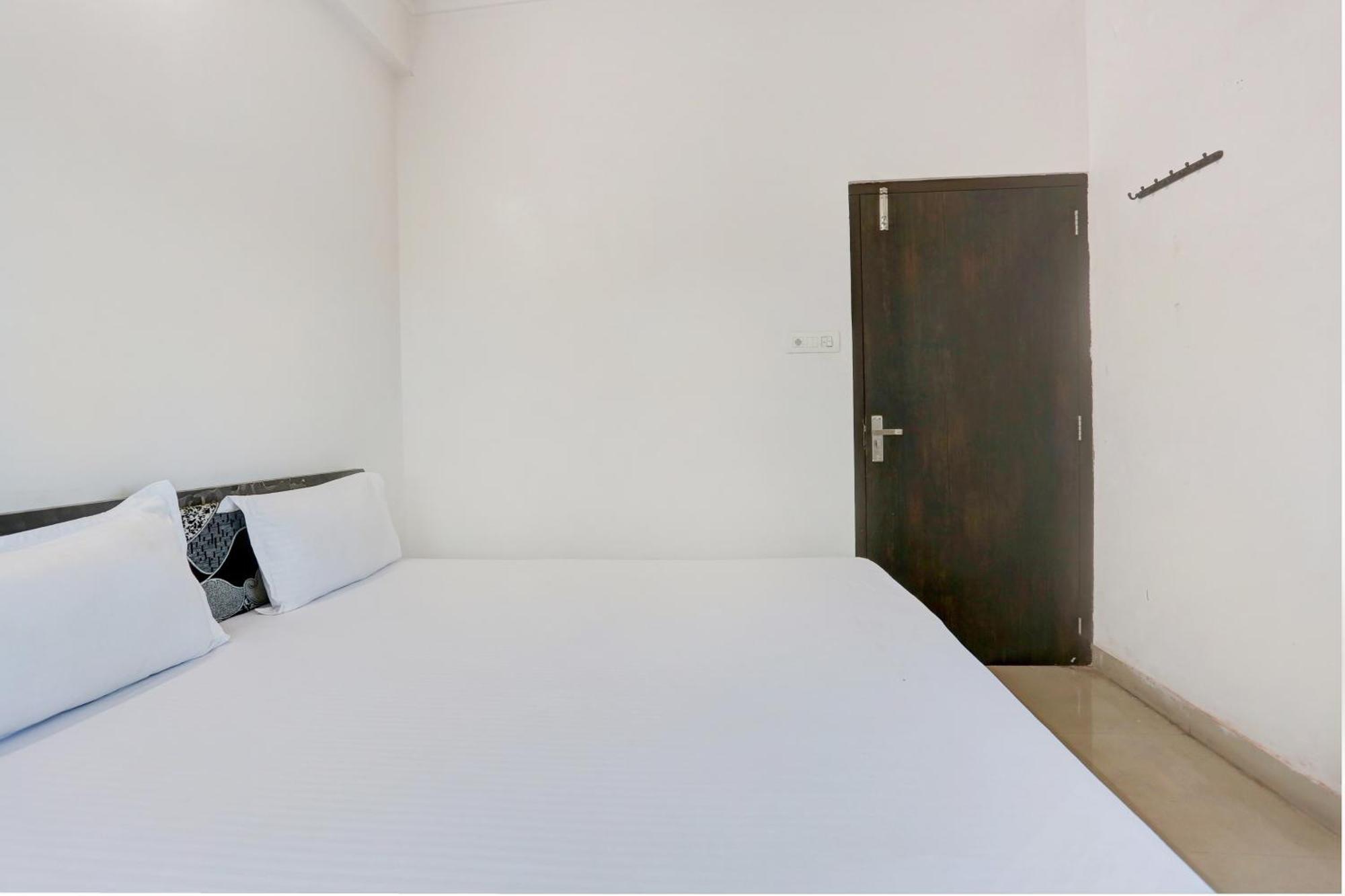 Super Hotel O Goverdhan Villa Удайпур Екстериор снимка