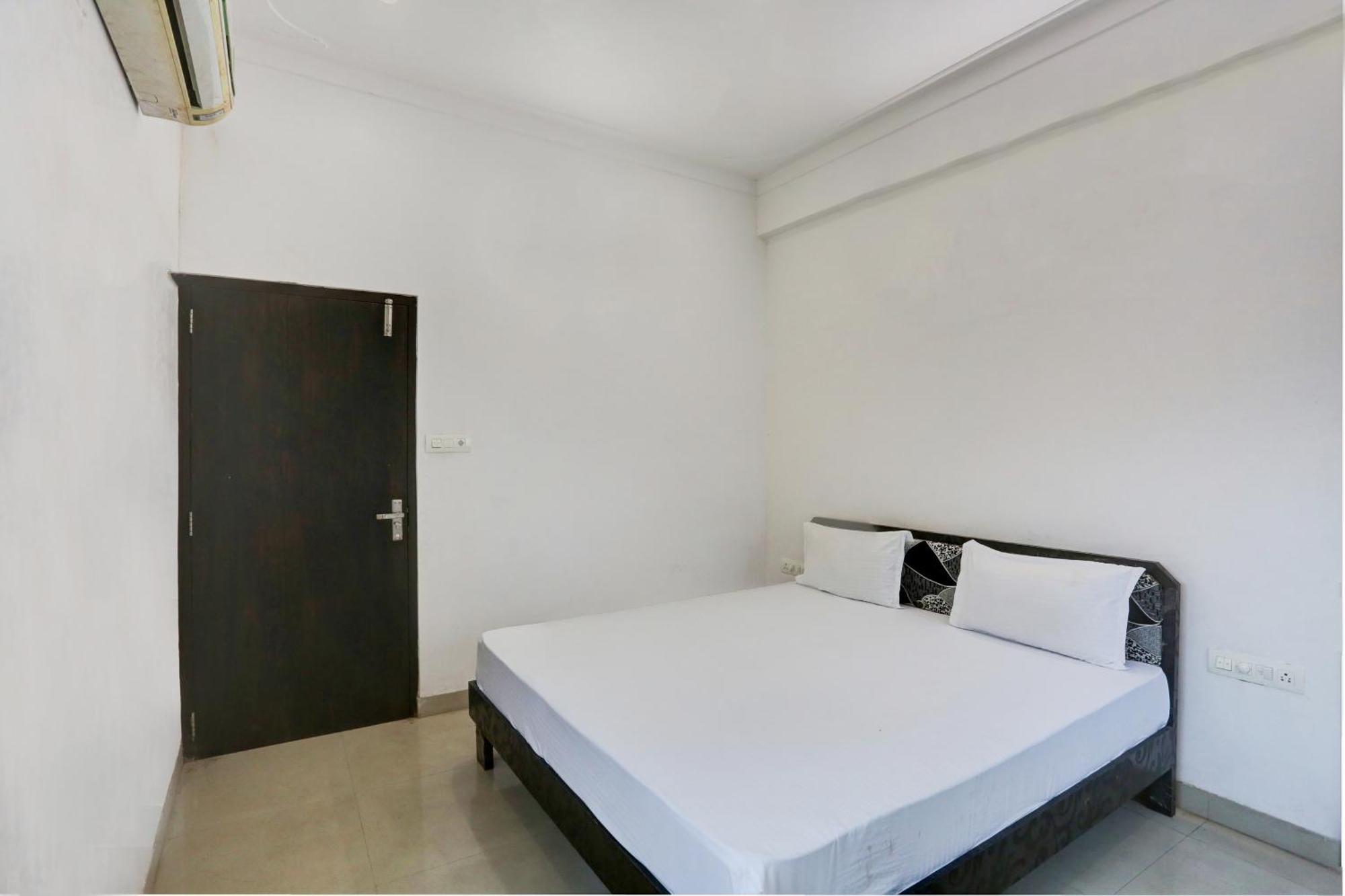 Super Hotel O Goverdhan Villa Удайпур Екстериор снимка